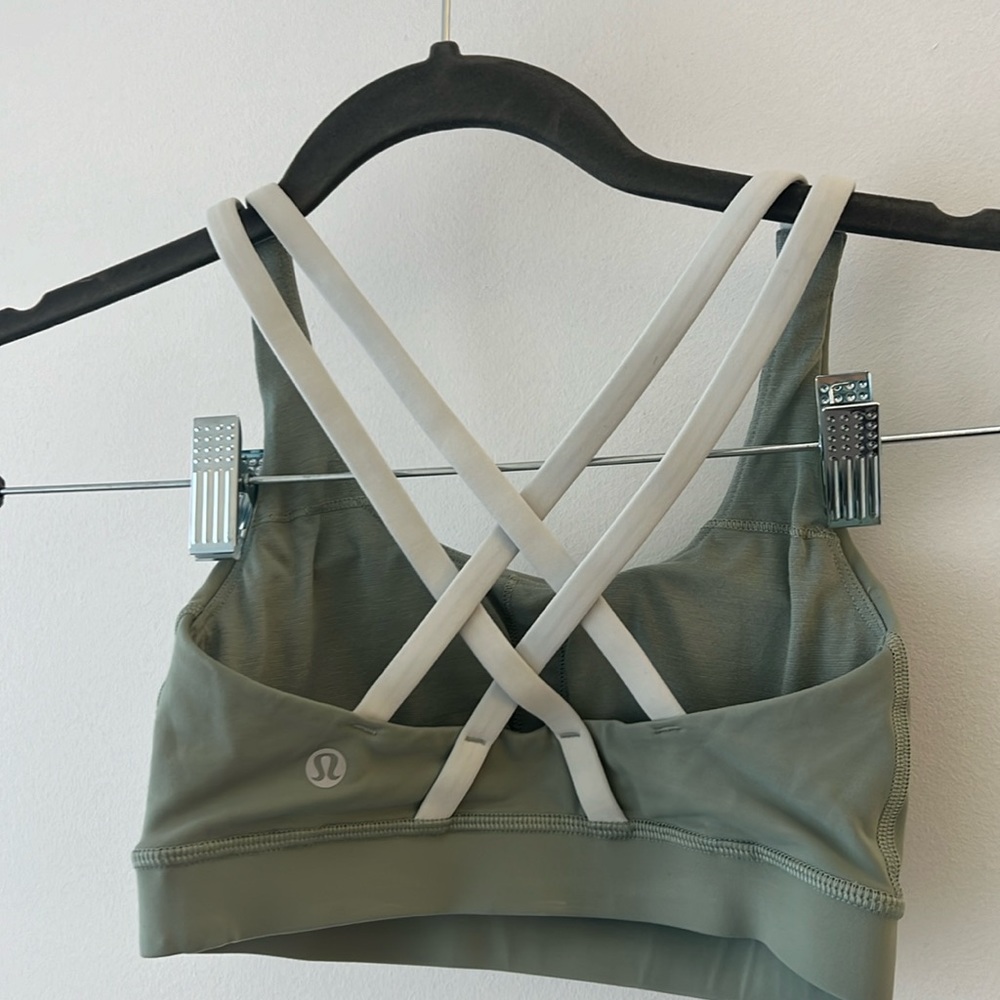 Lululemon sports bra